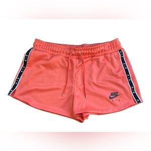 Nike shorts size medium